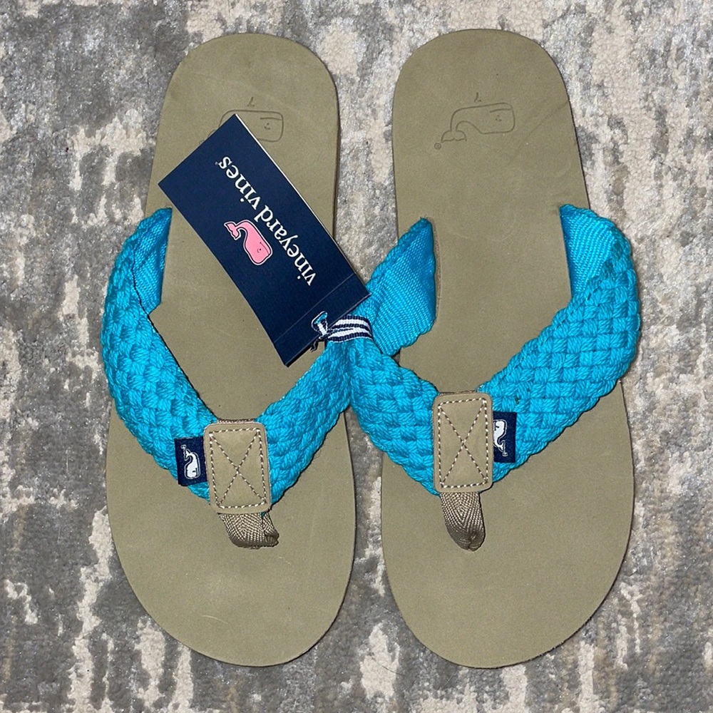 Vineyard Vines Flip Flops